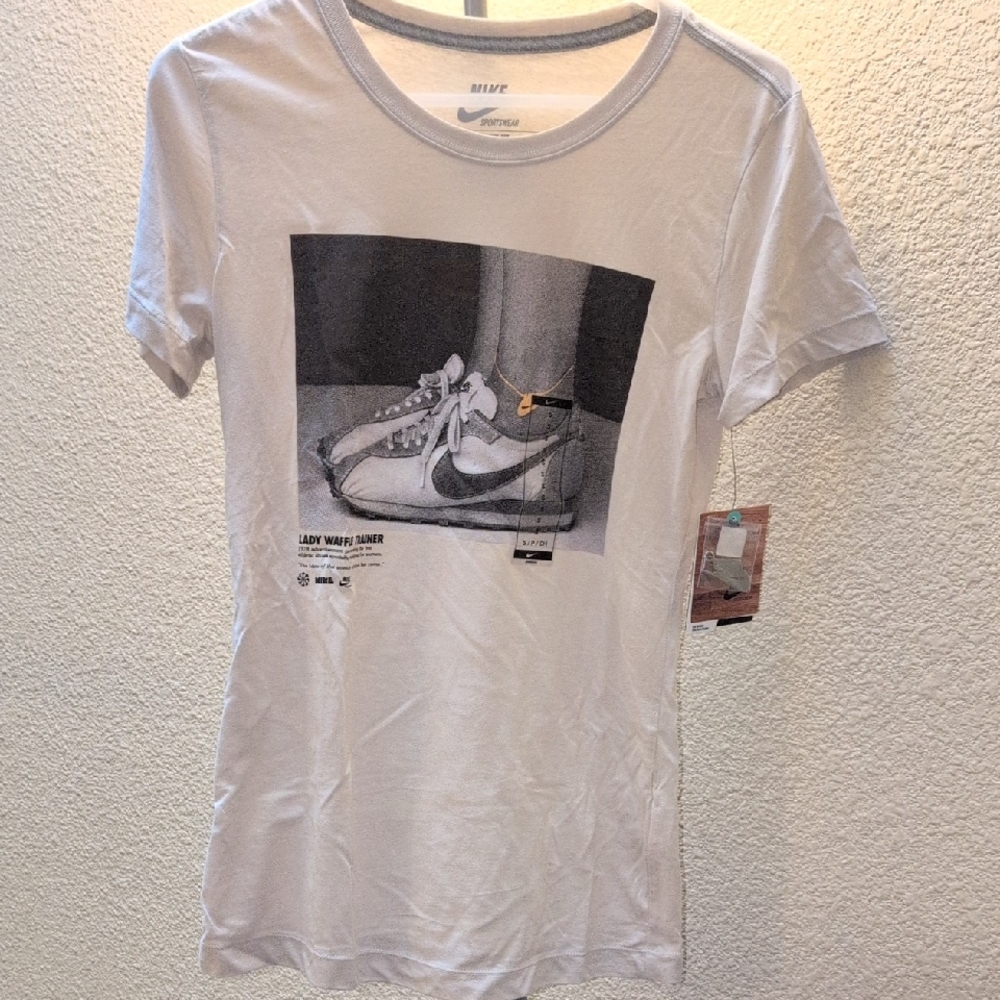 Nike White Graphic Tee with Black and Gray Design